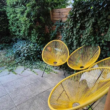 Lägenhet Koscielna 33 *